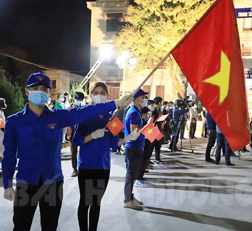 Dỡ bỏ phong tỏa, nhân dân Chí Linh xuống đường hát vang bài ca chiến thắng